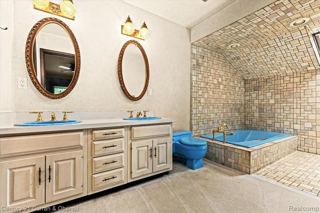 3029 LINDENWOOD Drive, Dearborn, MI 48120 — Photo 29