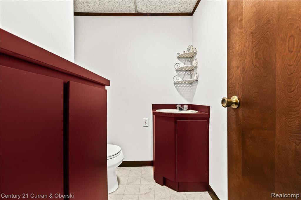 3029 LINDENWOOD Drive, Dearborn, MI 48120 — Photo 38