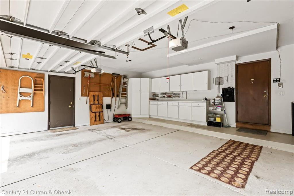 3029 LINDENWOOD Drive, Dearborn, MI 48120 — Photo 41