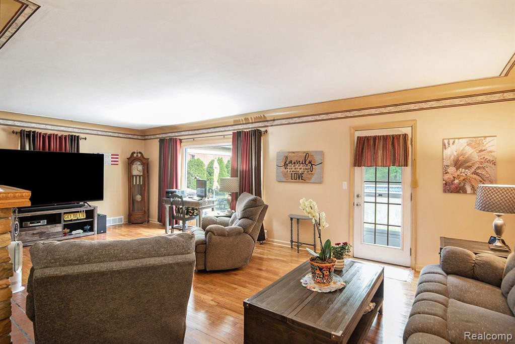 11701 PARK Drive, Lennon Vlg, MI 48449 — Photo 3