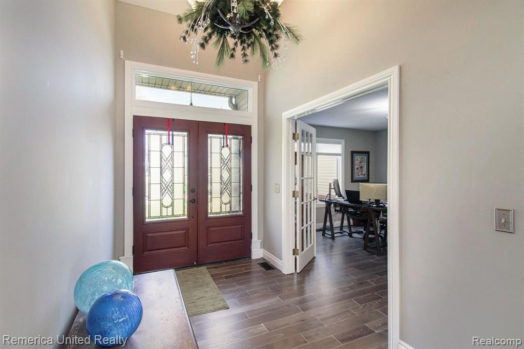 7719 PARTRIDGE HILL Drive, Brighton, MI 48116 — Photo 2