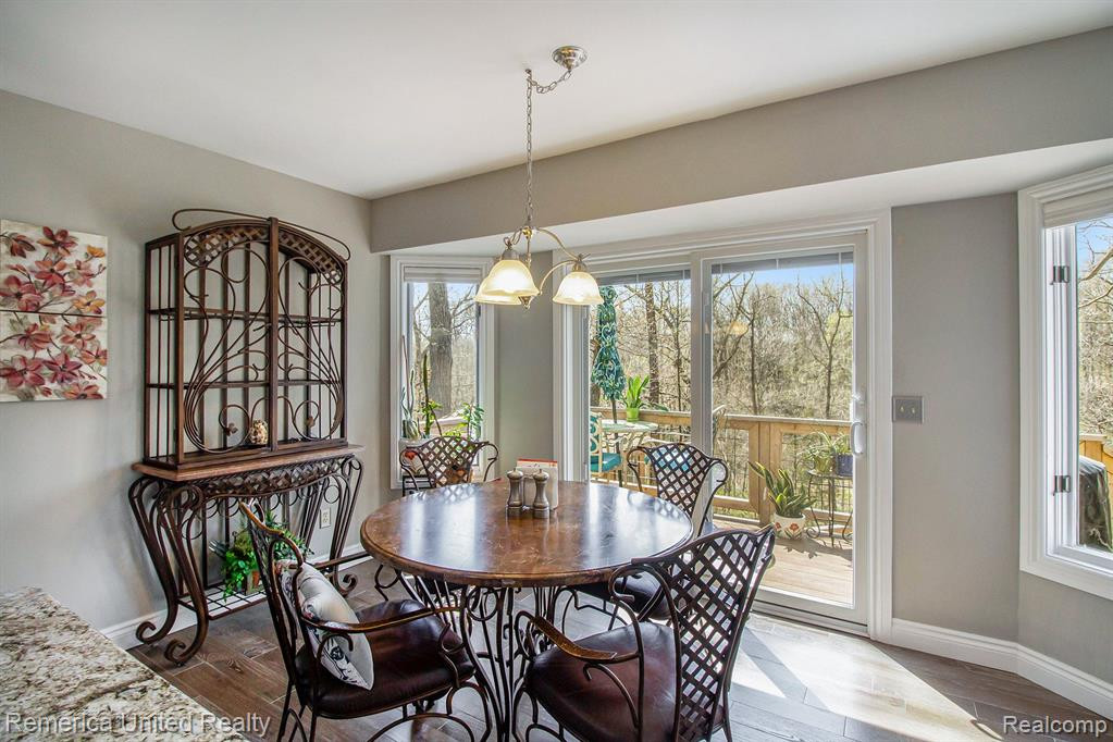 7719 PARTRIDGE HILL Drive, Brighton, MI 48116 — Photo 8