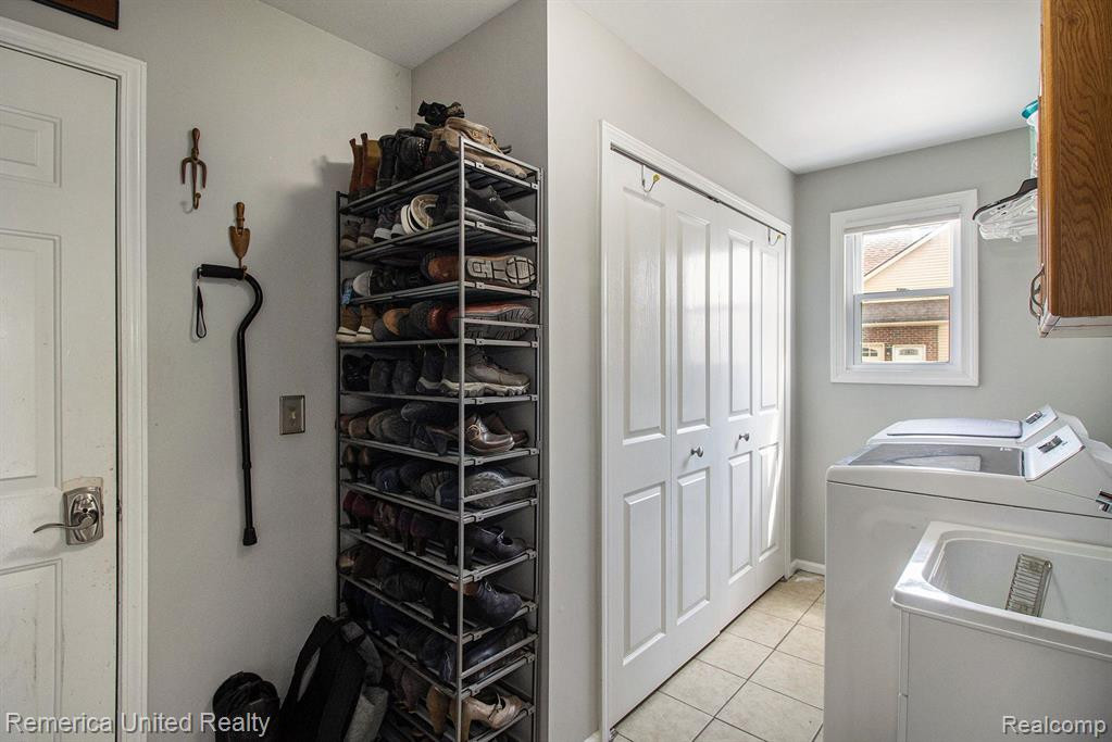 7719 PARTRIDGE HILL Drive, Brighton, MI 48116 — Photo 14