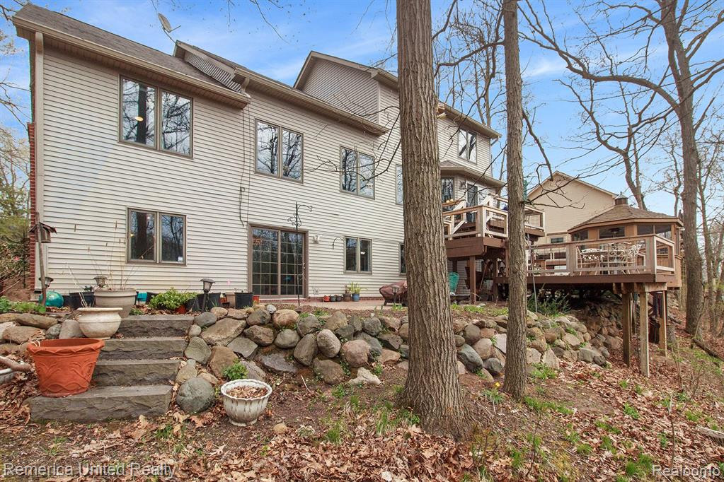 7719 PARTRIDGE HILL Drive, Brighton, MI 48116 — Photo 29