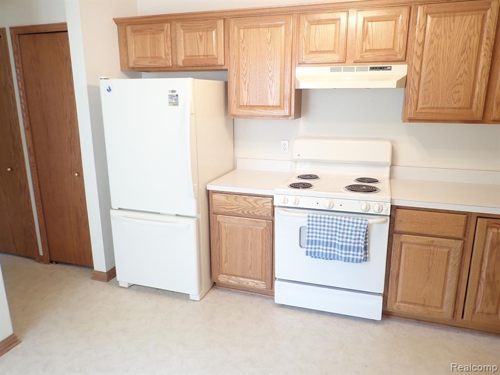 37188 CONDOR, Westland, MI — Photo 5