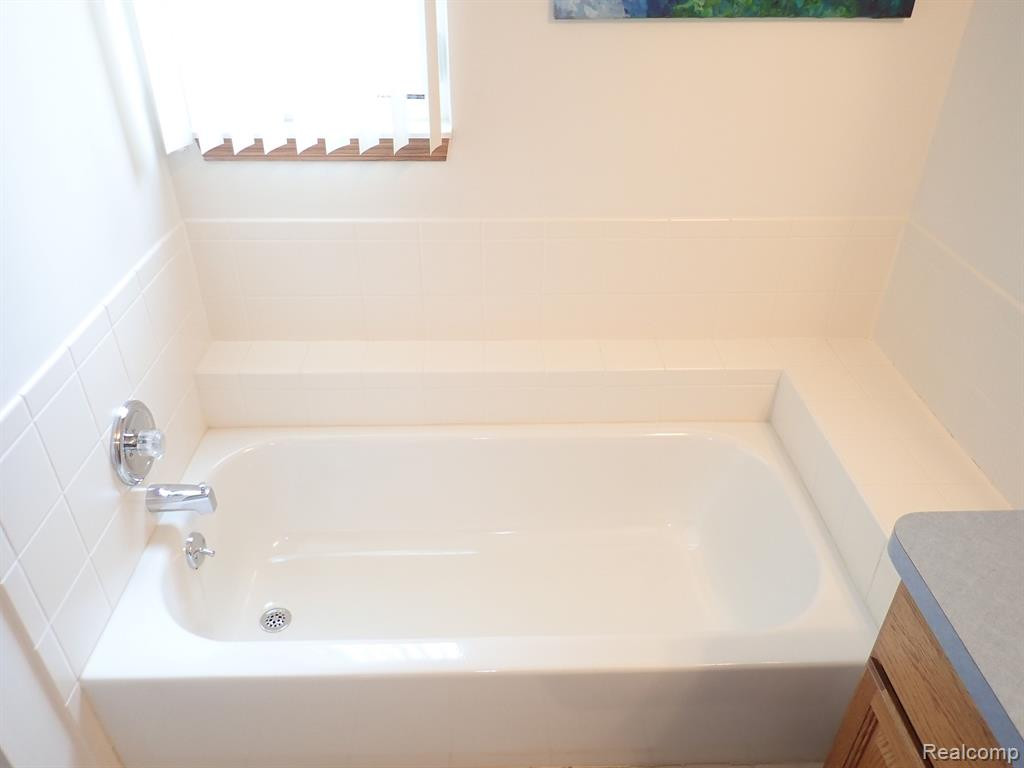 37188 CONDOR, Westland, MI — Photo 10