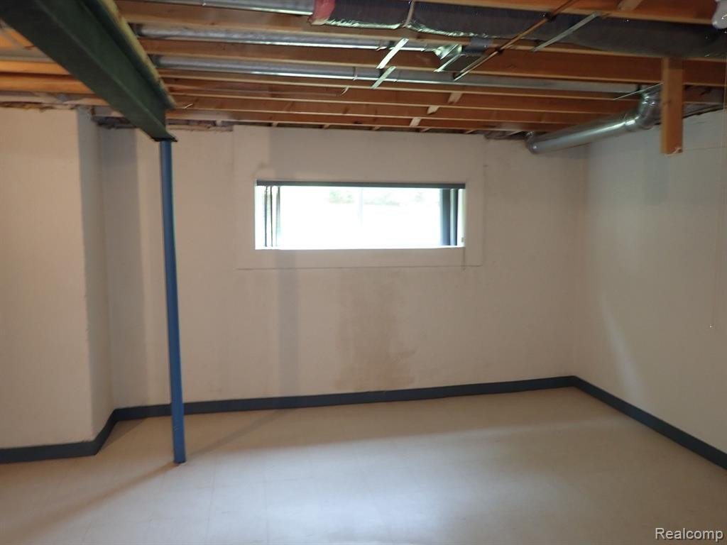 37188 CONDOR, Westland, MI — Photo 15