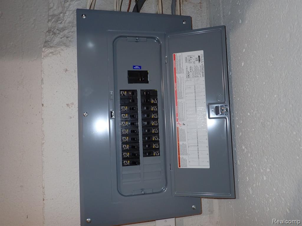 37188 CONDOR, Westland, MI — Photo 21