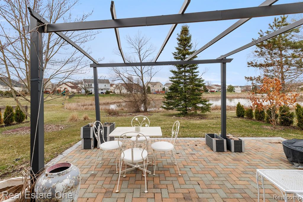 8090 SPRINGWATER Drive, Ypsilanti, MI 48197 — Photo 3