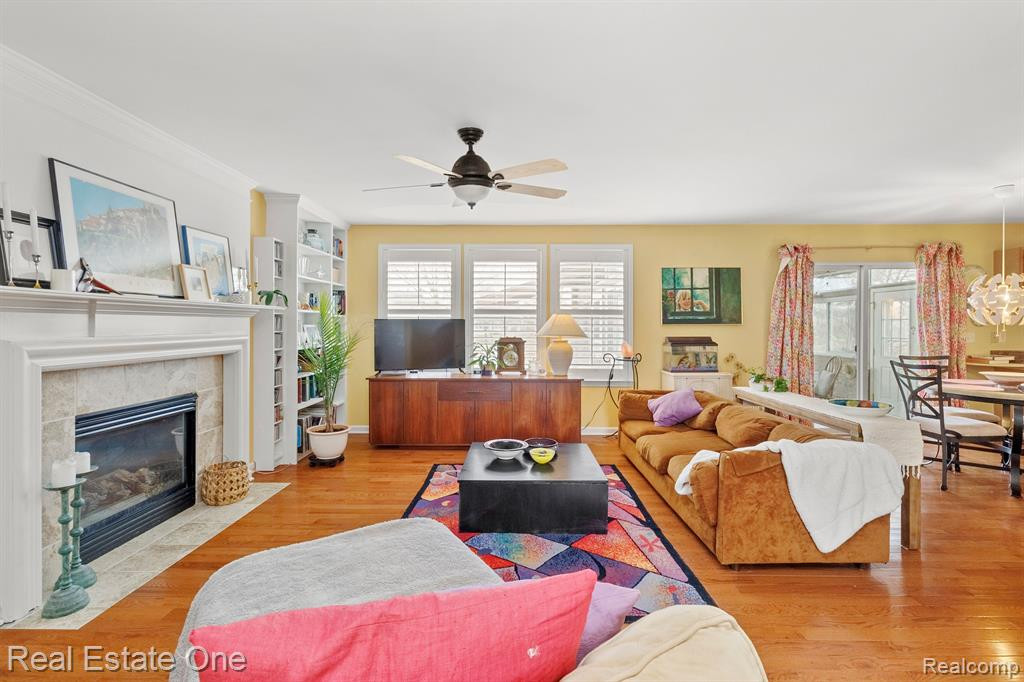 8090 SPRINGWATER Drive, Ypsilanti, MI 48197 — Photo 9
