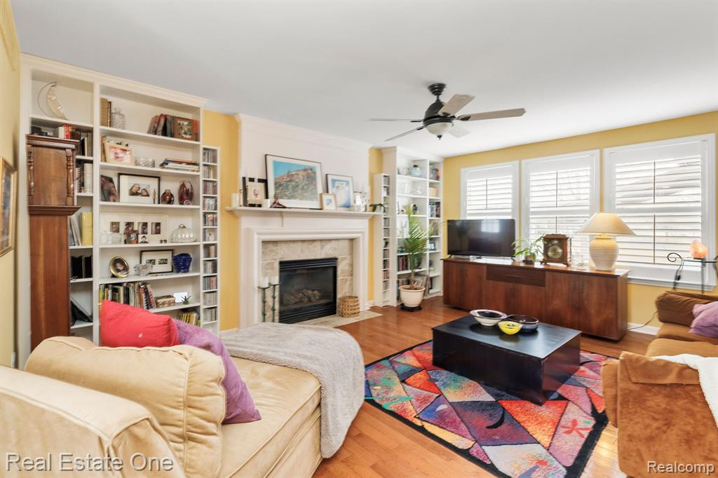 8090 SPRINGWATER Drive, Ypsilanti, MI 48197 — Photo 10