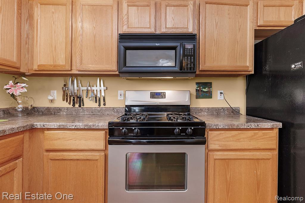 8090 SPRINGWATER Drive, Ypsilanti, MI 48197 — Photo 19