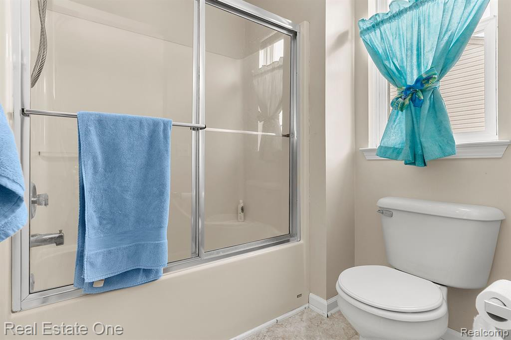 8090 SPRINGWATER Drive, Ypsilanti, MI 48197 — Photo 30