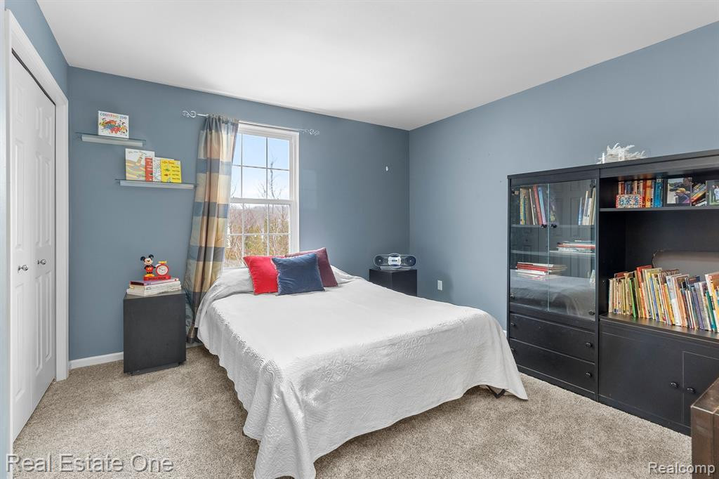 8090 SPRINGWATER Drive, Ypsilanti, MI 48197 — Photo 32
