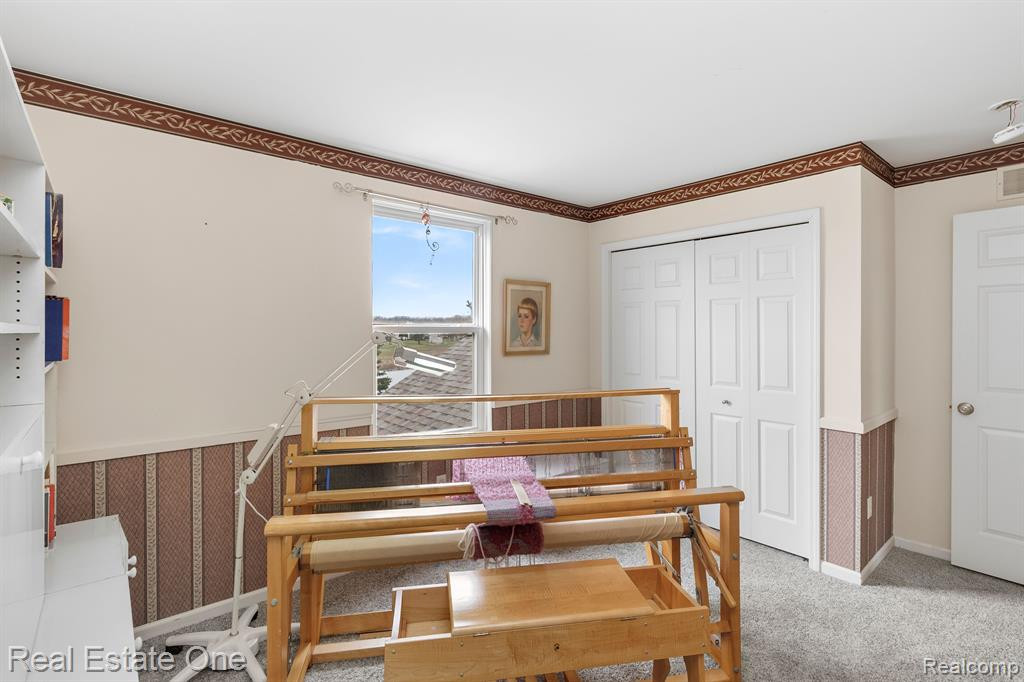 8090 SPRINGWATER Drive, Ypsilanti, MI 48197 — Photo 37