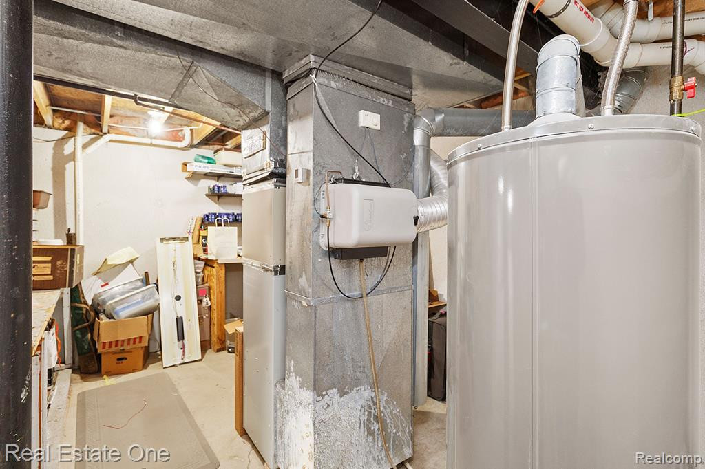8090 SPRINGWATER Drive, Ypsilanti, MI 48197 — Photo 41