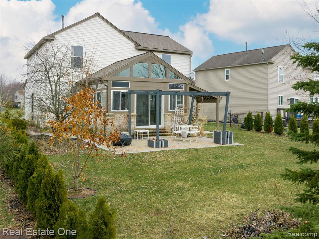 8090 SPRINGWATER Drive, Ypsilanti, MI 48197 — Photo 48