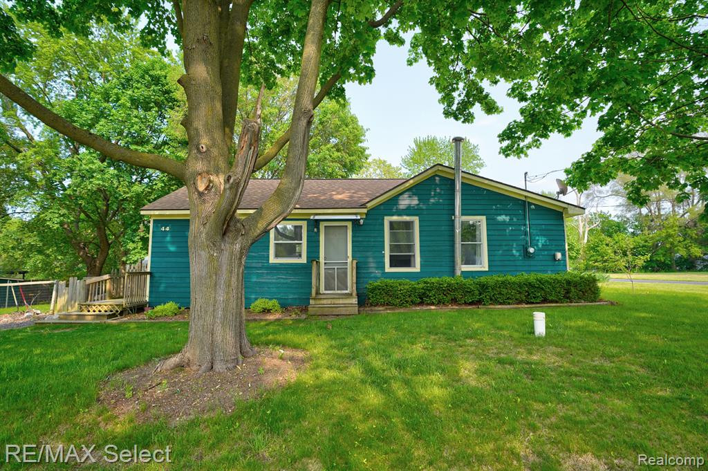 44 KEARSLEY Street, Ortonville, MI 48462 — Photo 4
