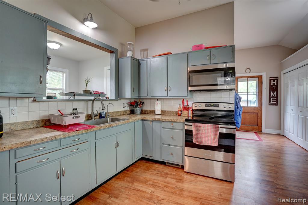 44 KEARSLEY Street, Ortonville, MI 48462 — Photo 7