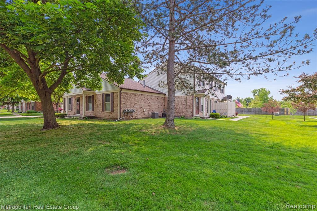 1516 DOVER Hill S, Walled Lake, MI 48390 — Photo 5