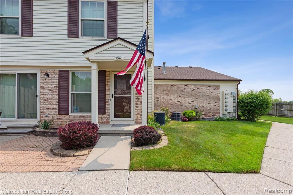 1516 DOVER Hill S, Walled Lake, MI 48390 — Photo 6