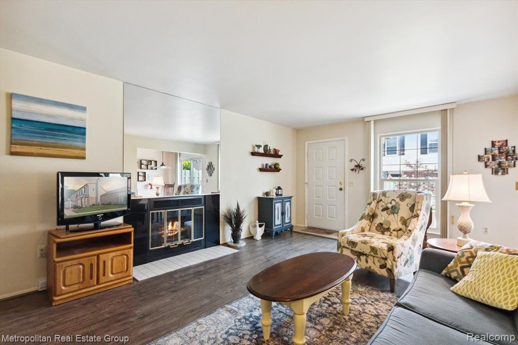 1516 DOVER Hill S, Walled Lake, MI 48390 — Photo 10