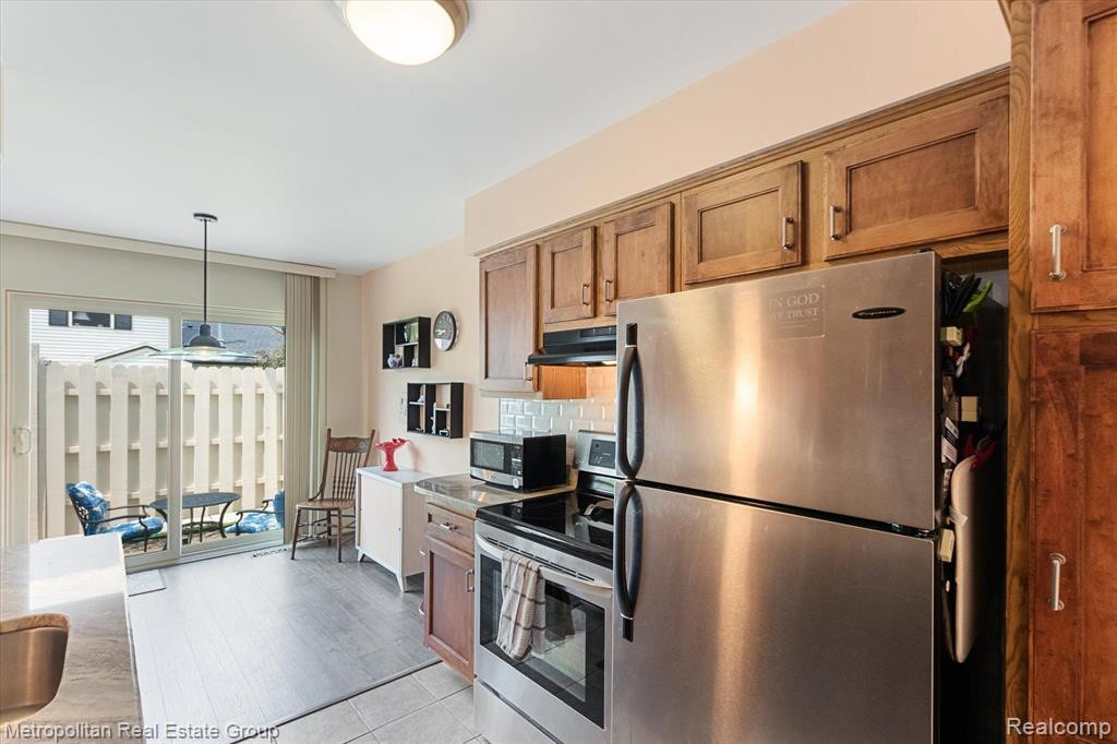 1516 DOVER Hill S, Walled Lake, MI 48390 — Photo 12