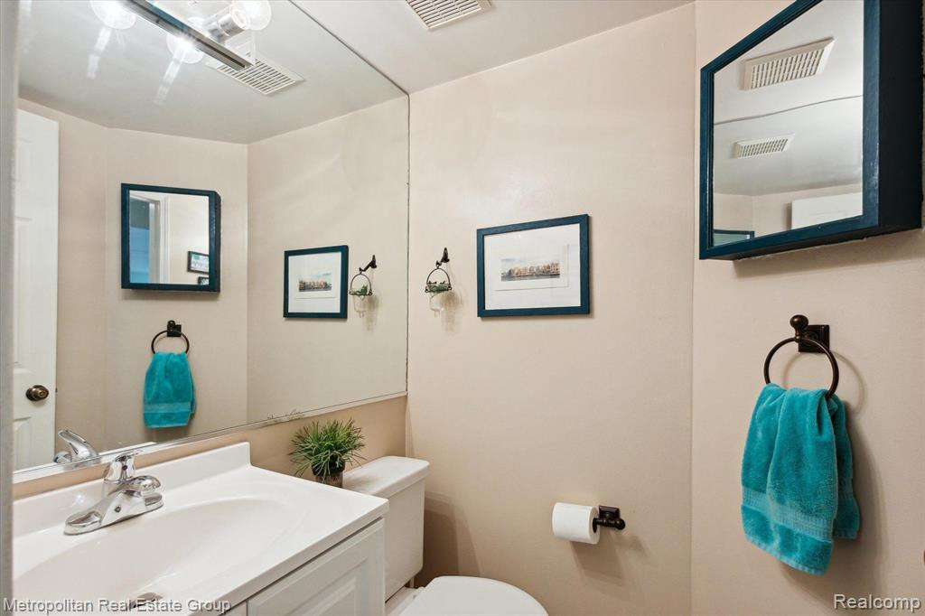 1516 DOVER Hill S, Walled Lake, MI 48390 — Photo 17