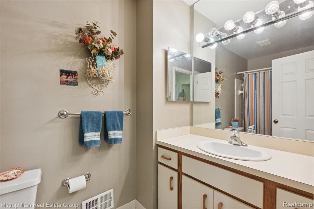 1516 DOVER Hill S, Walled Lake, MI 48390 — Photo 26
