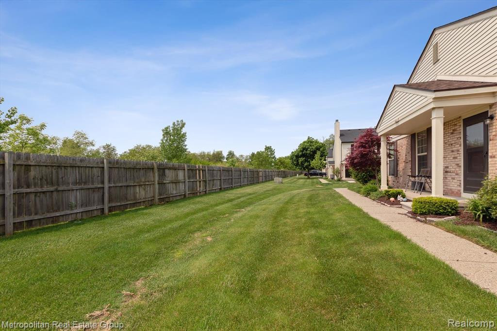 1516 DOVER Hill S, Walled Lake, MI 48390 — Photo 32