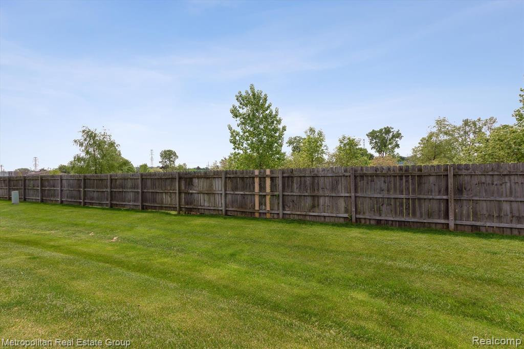 1516 DOVER Hill S, Walled Lake, MI 48390 — Photo 33