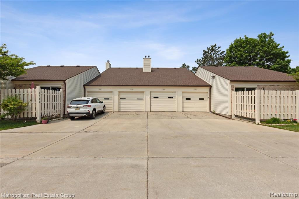 1516 DOVER Hill S, Walled Lake, MI 48390 — Photo 37