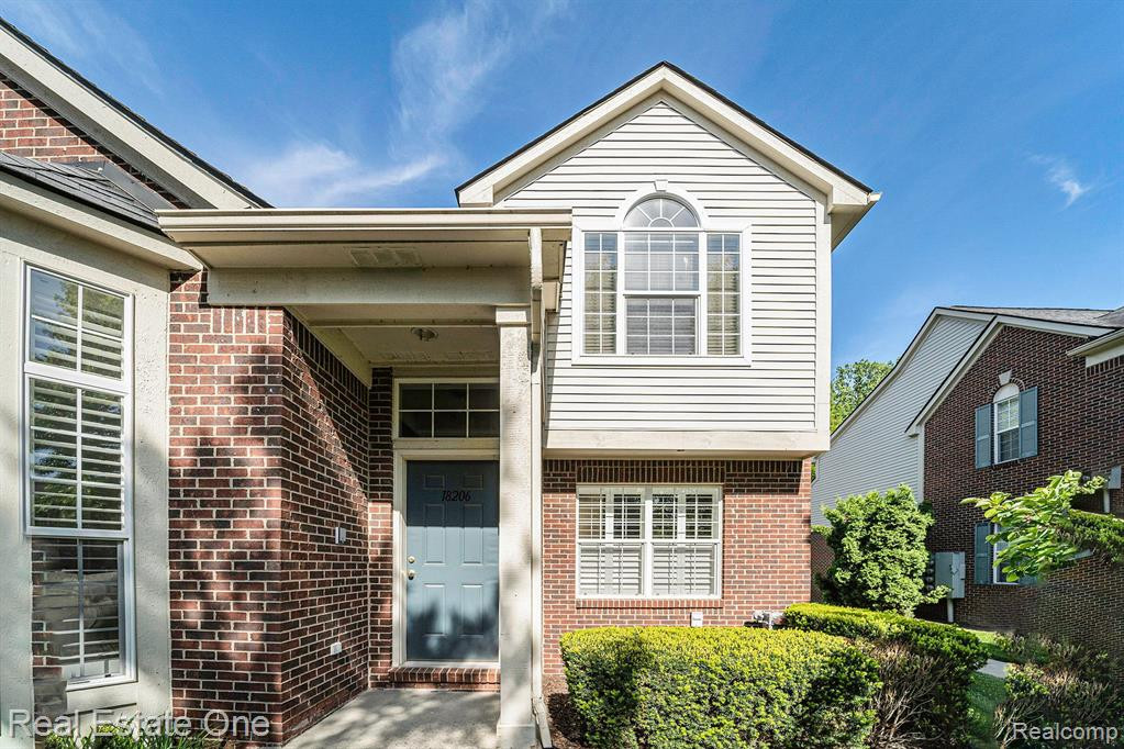 18206 ADRI Circle, 128, Walled Lake, MI 48390 — Photo 2