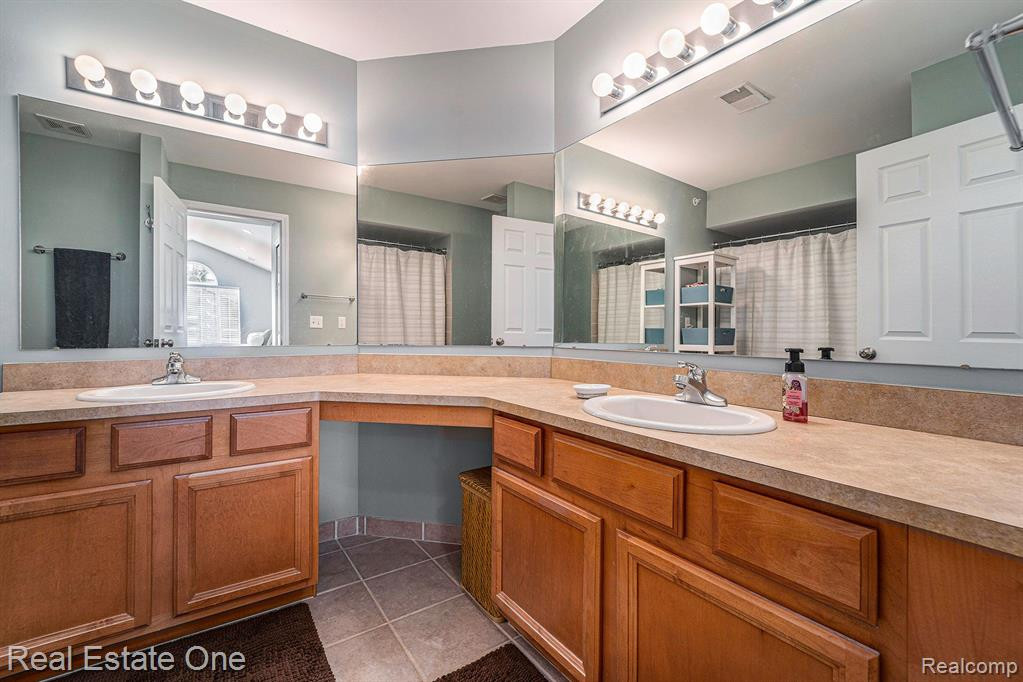 18206 ADRI Circle, 128, Walled Lake, MI 48390 — Photo 13