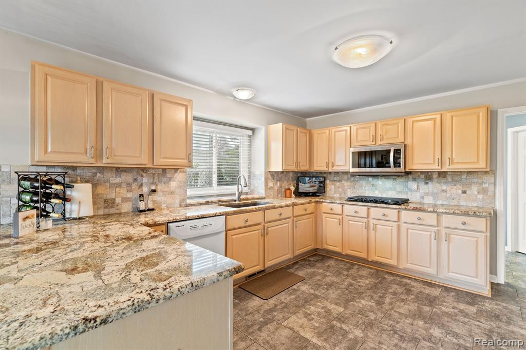 7029 POPPLETON Road, Canton, MI 48187 — Photo 13