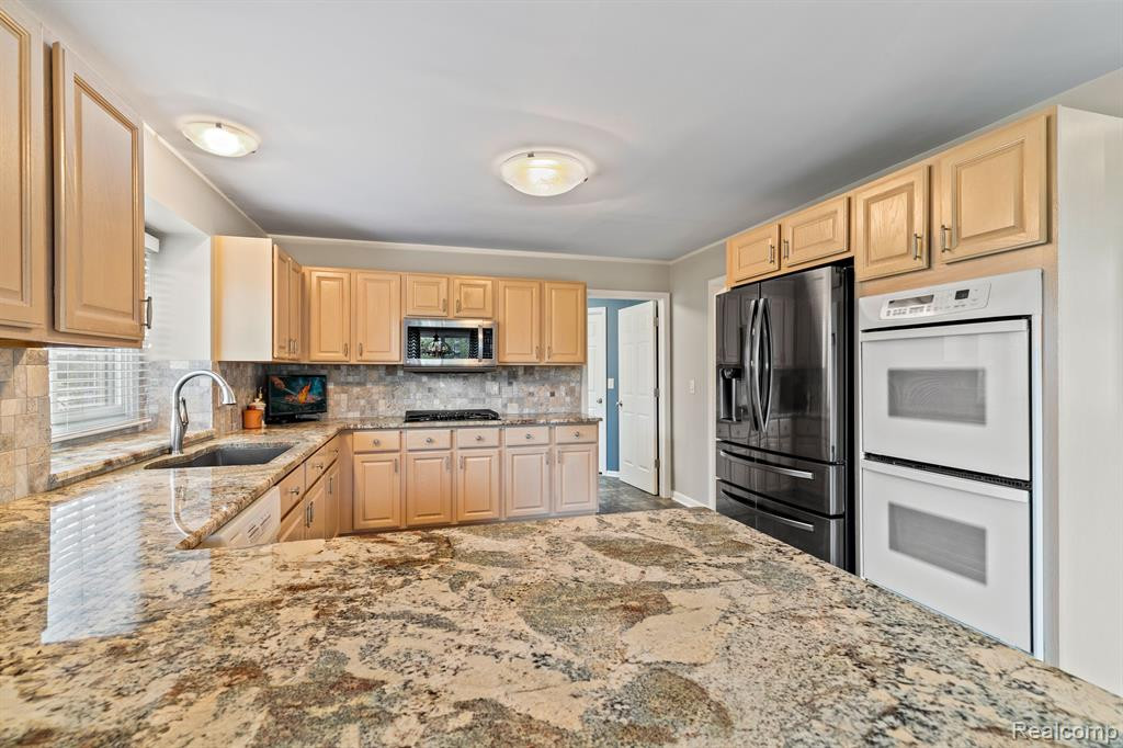 7029 POPPLETON Road, Canton, MI 48187 — Photo 16