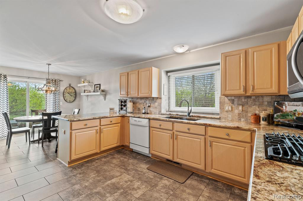 7029 POPPLETON Road, Canton, MI 48187 — Photo 17