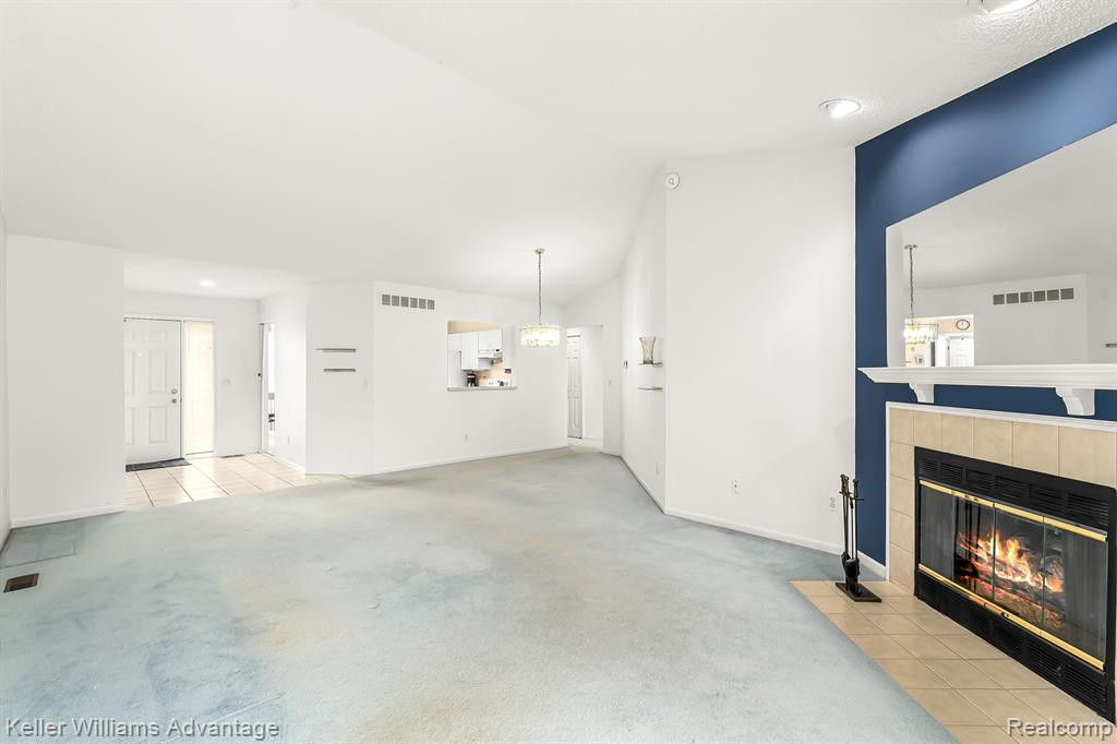 35036 RED PINE Drive, Farmington Hills, MI 48335 — Photo 5