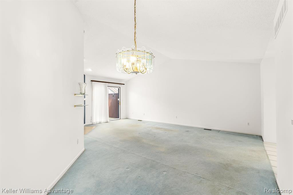 35036 RED PINE Drive, Farmington Hills, MI 48335 — Photo 6