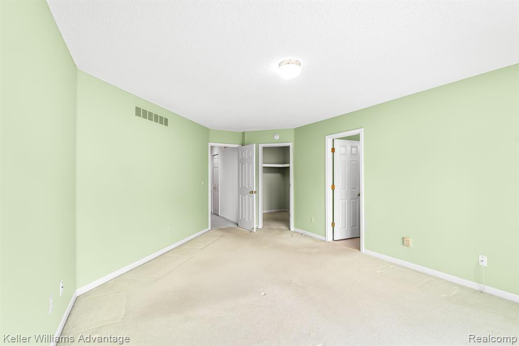 35036 RED PINE Drive, Farmington Hills, MI 48335 — Photo 11