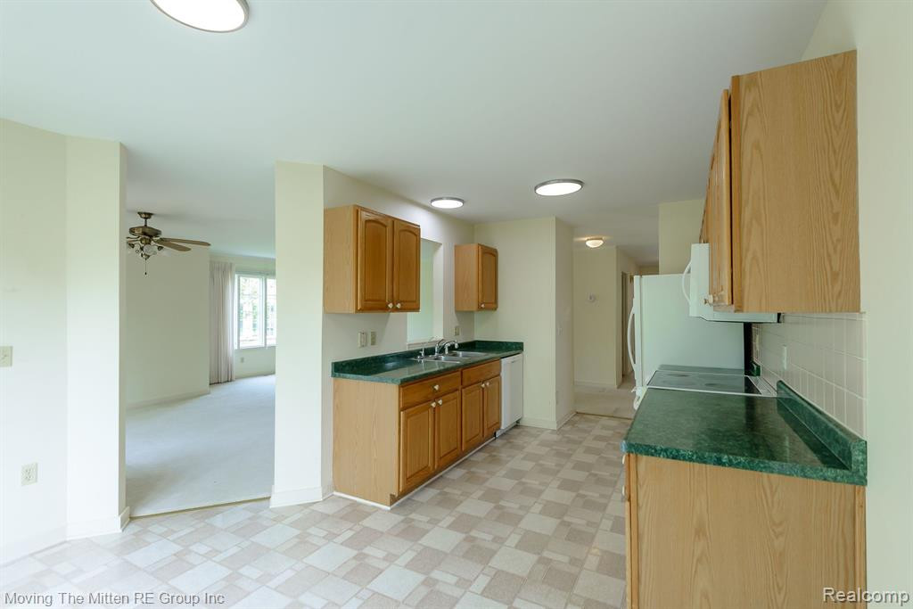 582 LANCASTER Court, Saline, MI 48176 — Photo 23