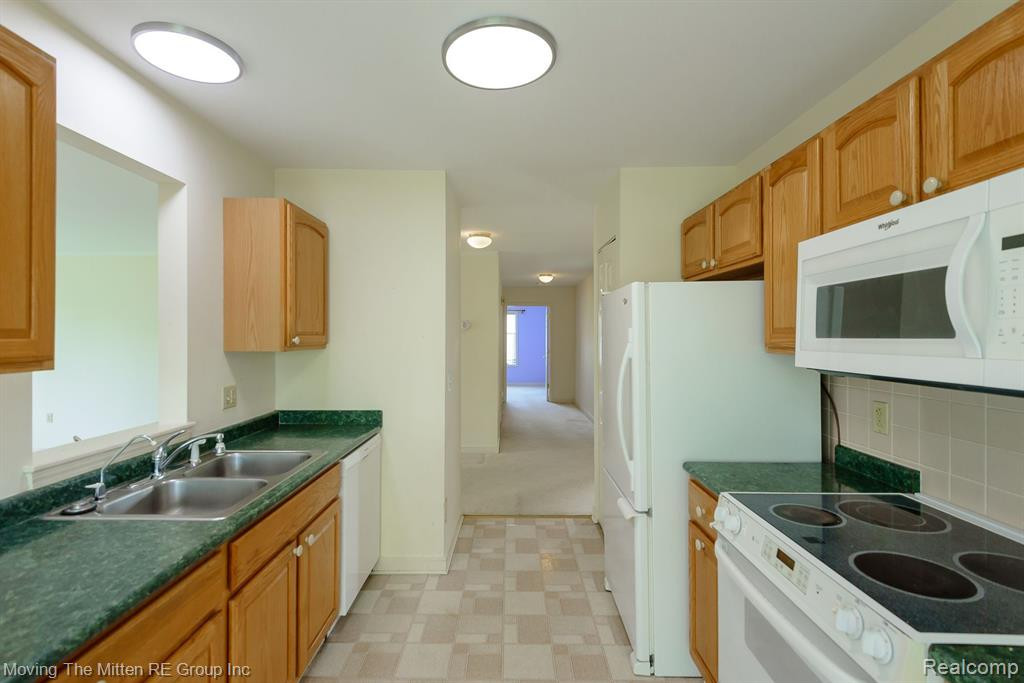 582 LANCASTER Court, Saline, MI 48176 — Photo 24