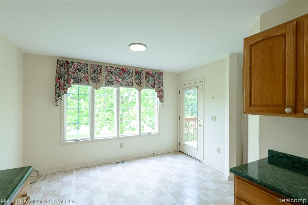 582 LANCASTER Court, Saline, MI 48176 — Photo 28