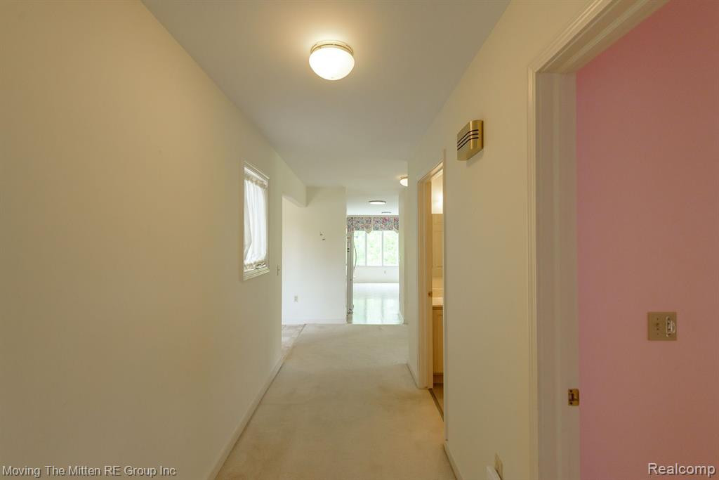 582 LANCASTER Court, Saline, MI 48176 — Photo 34