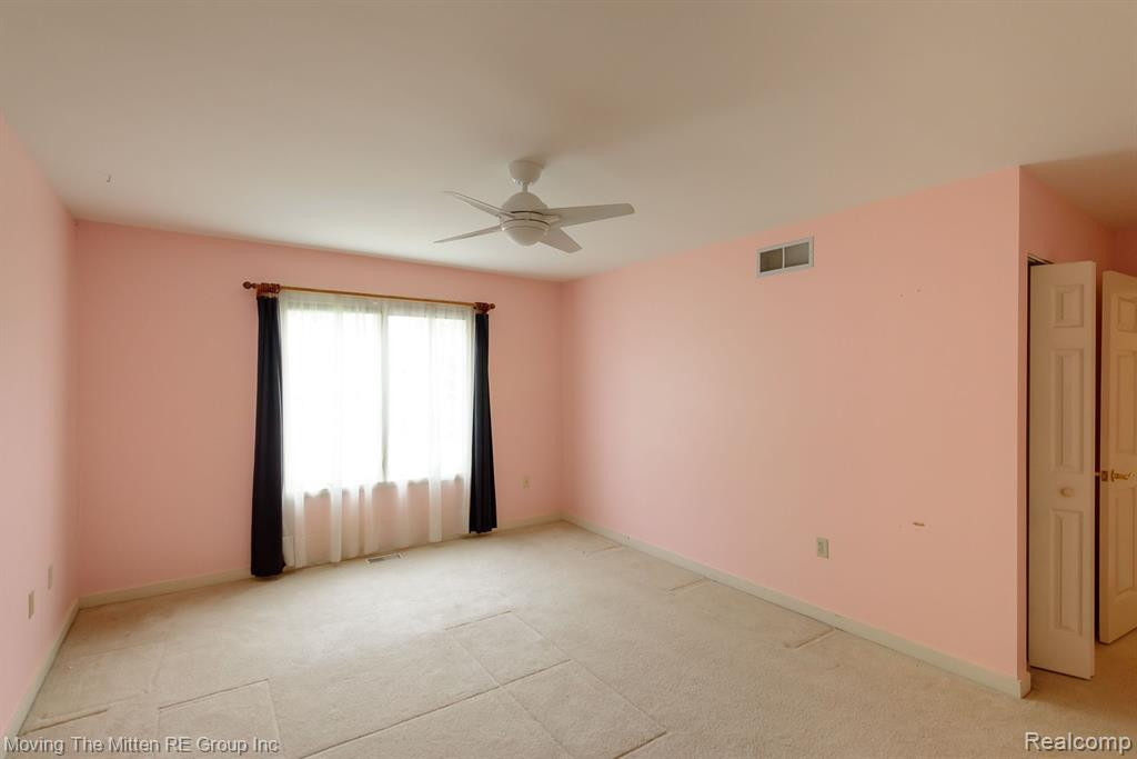 582 LANCASTER Court, Saline, MI 48176 — Photo 36