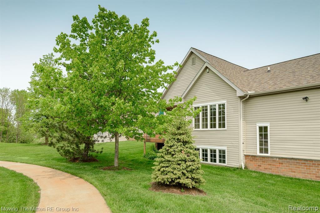 582 LANCASTER Court, Saline, MI 48176 — Photo 50