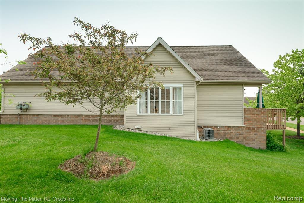 582 LANCASTER Court, Saline, MI 48176 — Photo 52