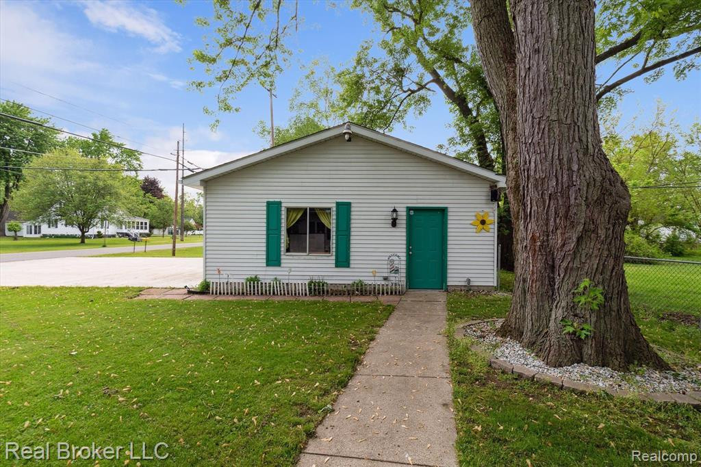 12768 HORAN Street, Carleton, MI 48117 — Photo 30