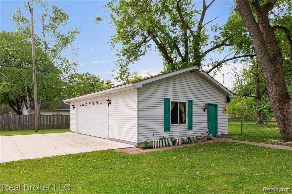 12768 HORAN Street, Carleton, MI 48117 — Photo 31