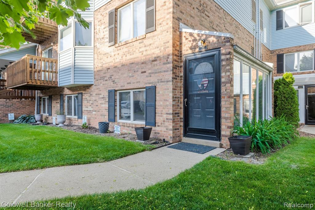 192 PINEWOOD Drive, Plymouth, MI 48170 — front exterior